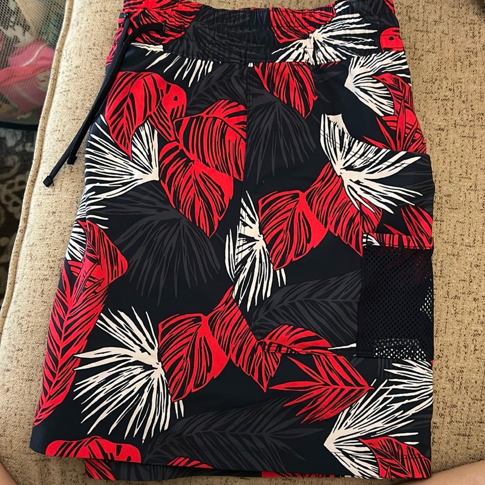 Woman’s XL PFG Columbia skirt with shorts